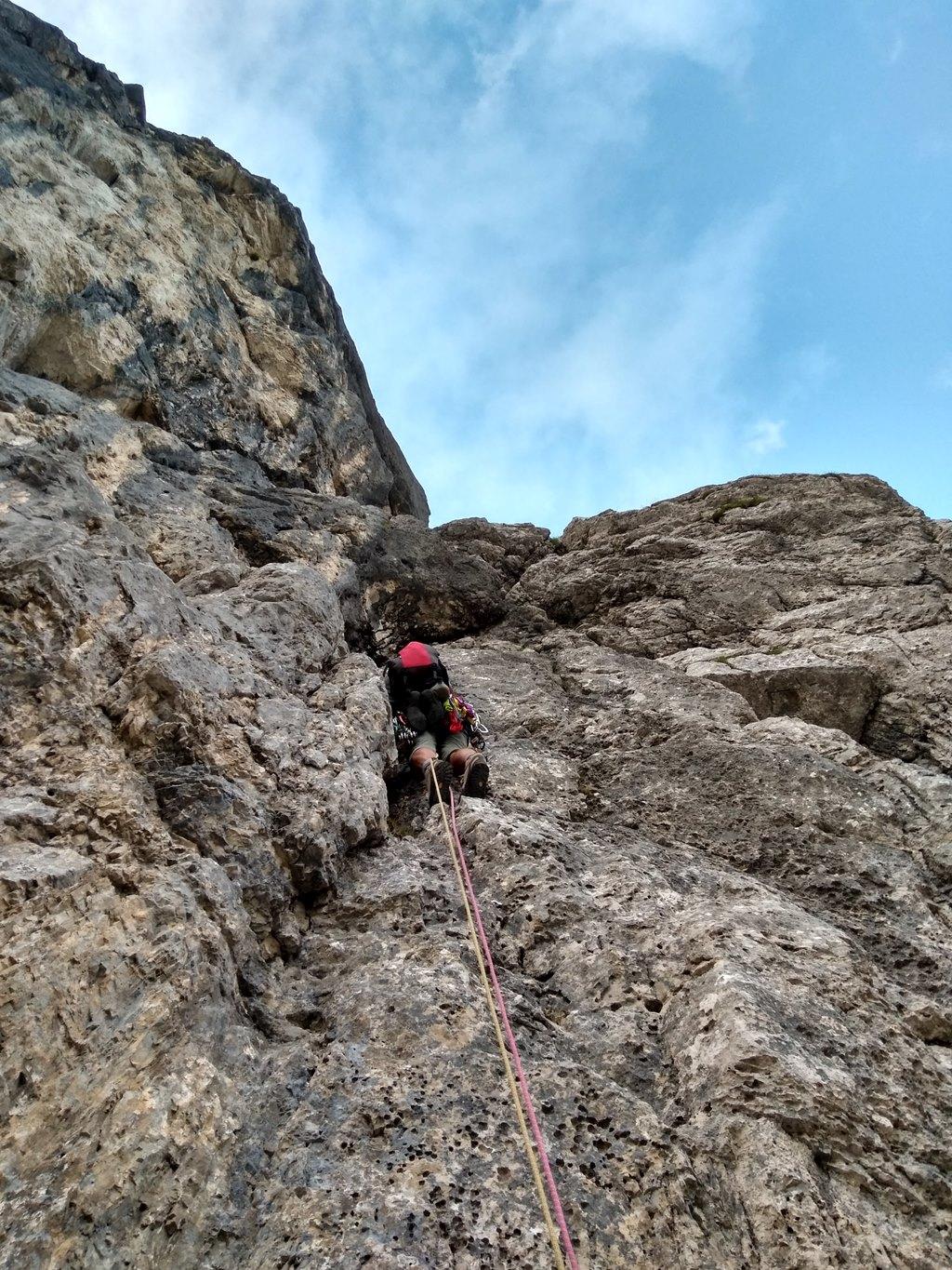 Variantica čez ploščo in previs levo ob kaminu IMG 20170814 070426 HDR