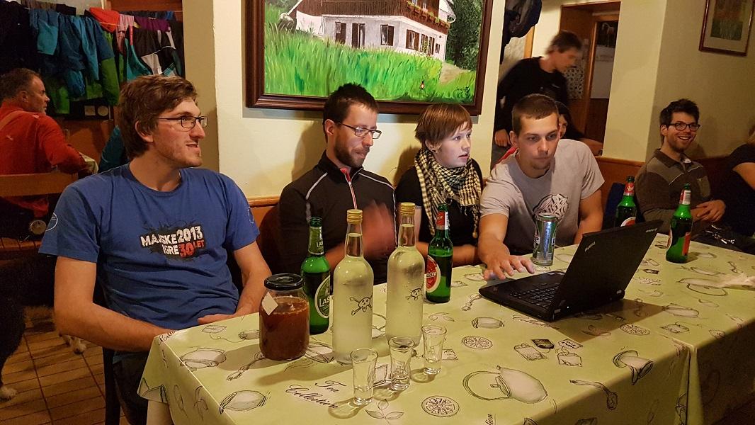 stroga komisija v sestavi Klobuk, Urh, Žiletka in Gres 2016 Sprejem 11