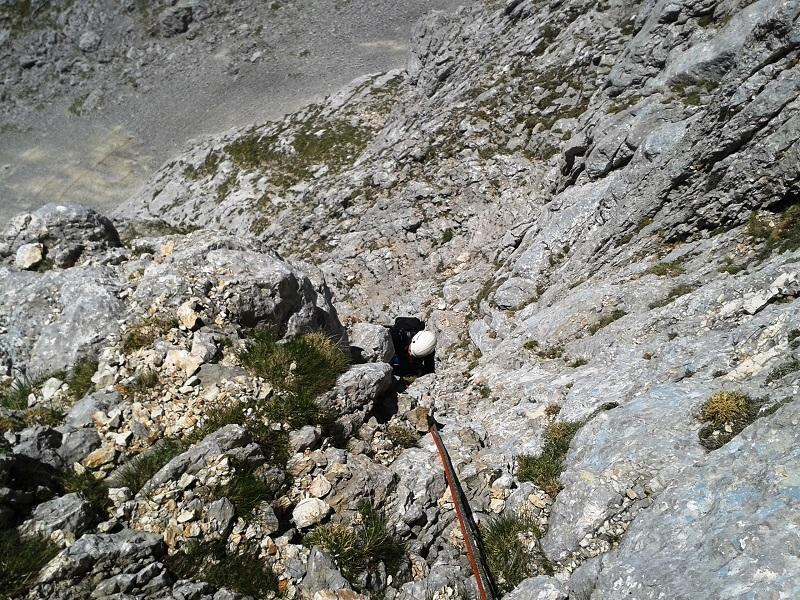 Prilično podrt in že zgledno strm drugi raztežaj. DV4 POdrt drugi cug