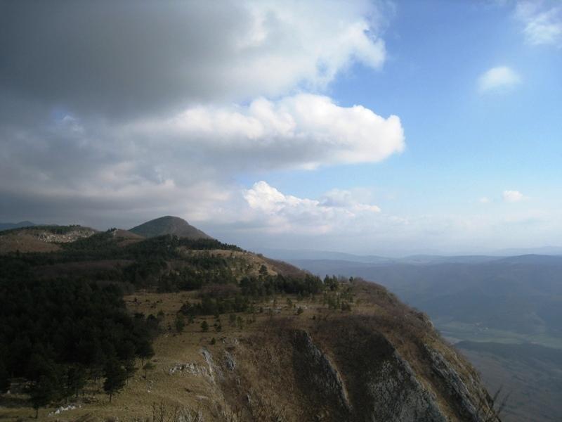 Pred nama samo še sestop po grapi in nabiranje klopov. Miklav_rob