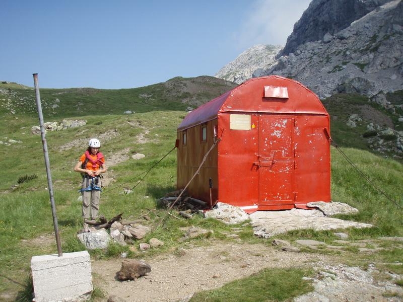 Bivak v bližini je dobro izhodišče tudi za ostale okoliške smeri. Karnijske_23