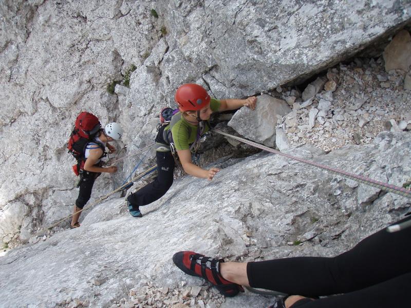 Petra je suvereno prašila svojo prvo cug-cug smer. Vzhodna_19