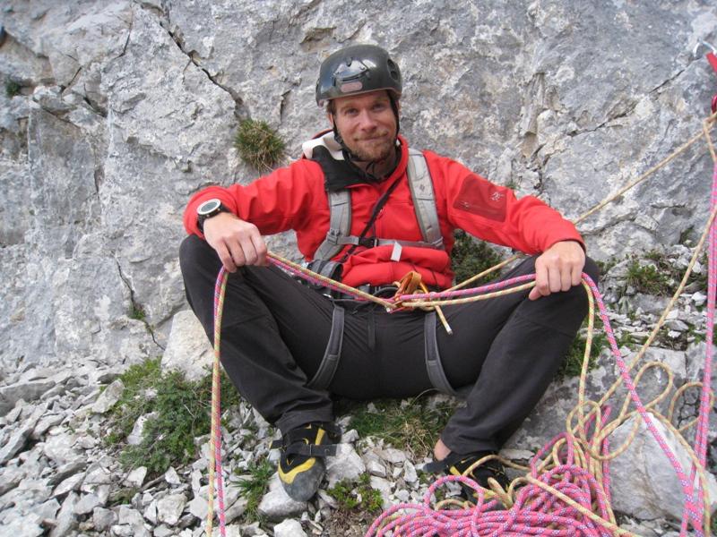 Papi in njegova klasična poza - sedenje papi1_begunjscica