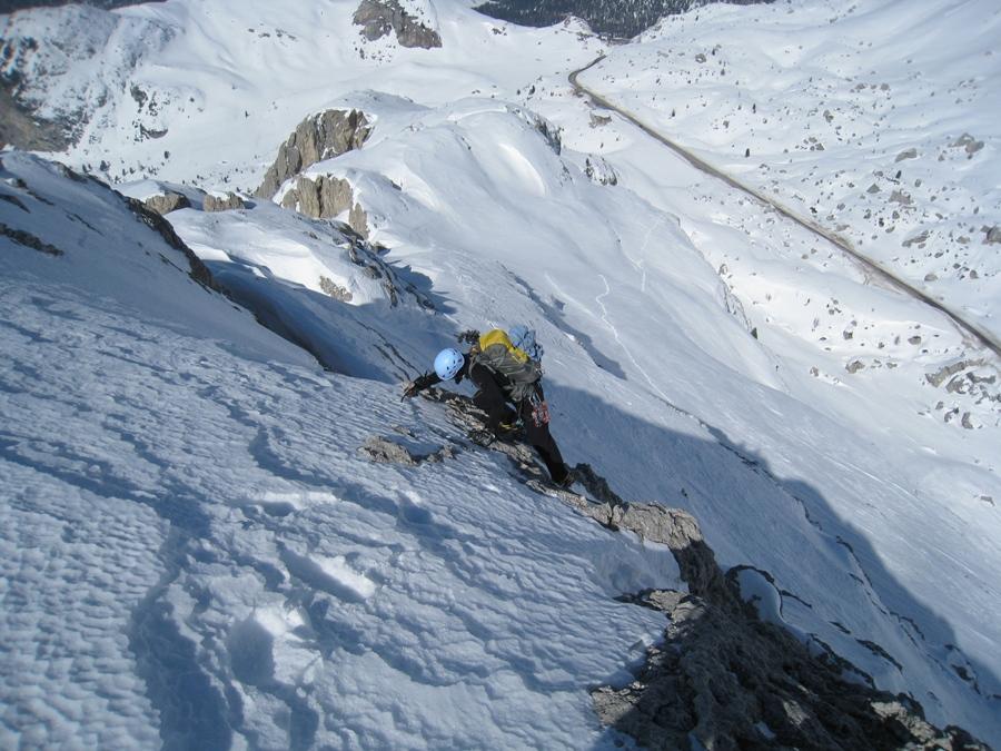 ...sneg je bil bolj kot ne cukrast, ma vsaj skala je bila OK... cortina_mojca1