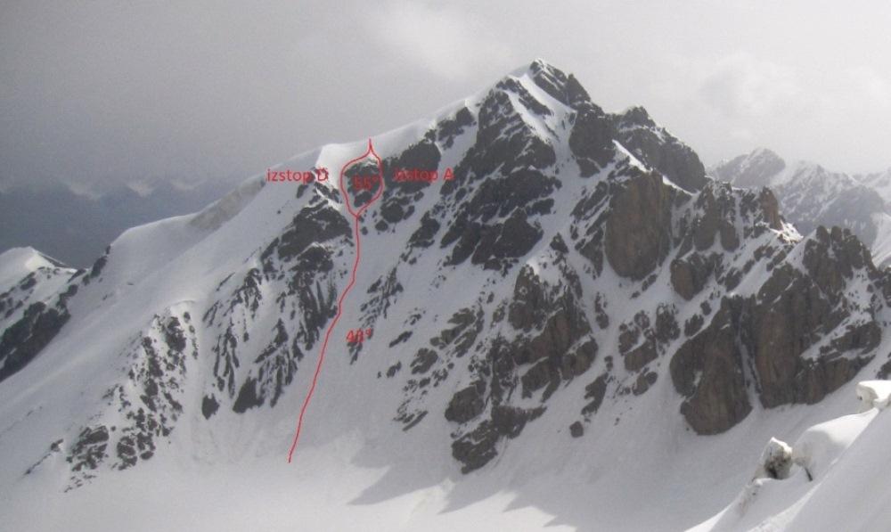 Y-AD (Z stena Obzhorny, 5156 m). Akterja sta bila ponovno Anže in Domen. Foto_8