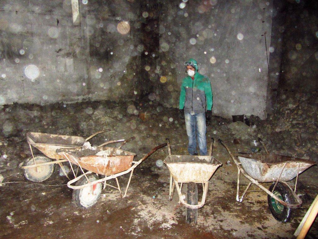 Vozni park čaka na prvi odvoz. ciscenje 01