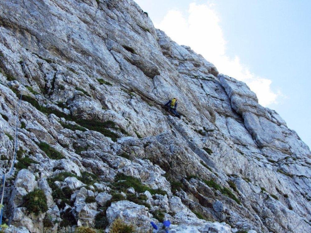Proti koncu prečke, ki zgleda težavna a nudi odlične možnosti varovanja. Rota virus 006