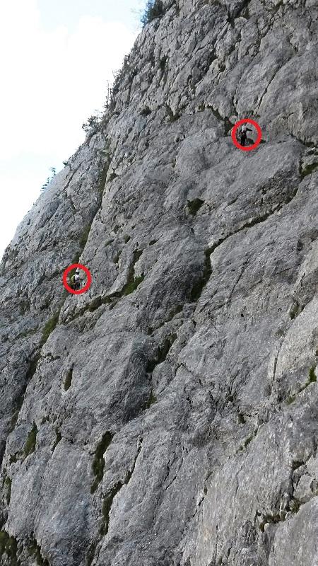 Petra in Vanč nedaleč stran, v ogrevanju na Smrketino poč. 3 vanc in petra v smrketi