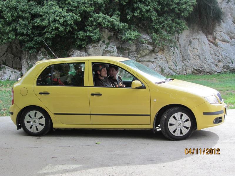 Tudi pet oseb se spravi noter ...