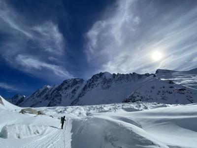 Les Courtes - 3856m, Švicarska smer, TD-, IV, M4, 800m