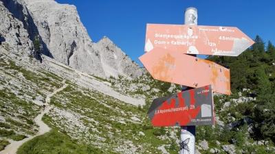 Kranjska poč - Nad šitom glava, severna stena, IV, 250 m